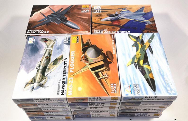 Model Kit Ww2 - 25 قطعة نموذج طائرة عسكرية بلاستيكية