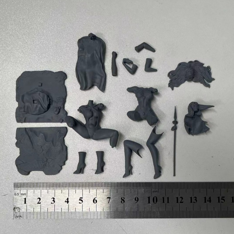 نموذج تجميعي لشخصية فامبيريلا  - مراجعة Model Kit Vs Figure وسعره